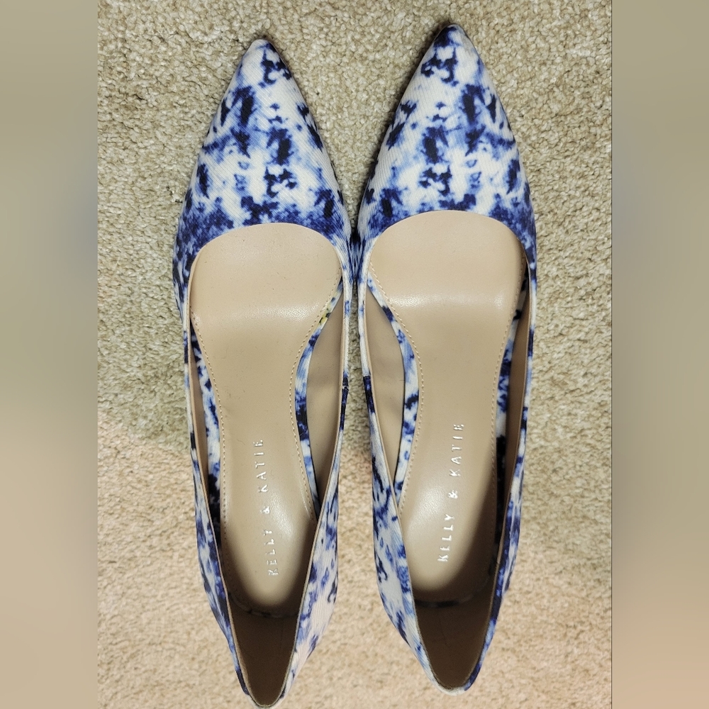 Kelly & Katie Size 8.5 Blue Heels